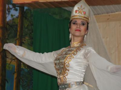 Традиционный черкесский танец Кафа пользуется популярностью у зрителей